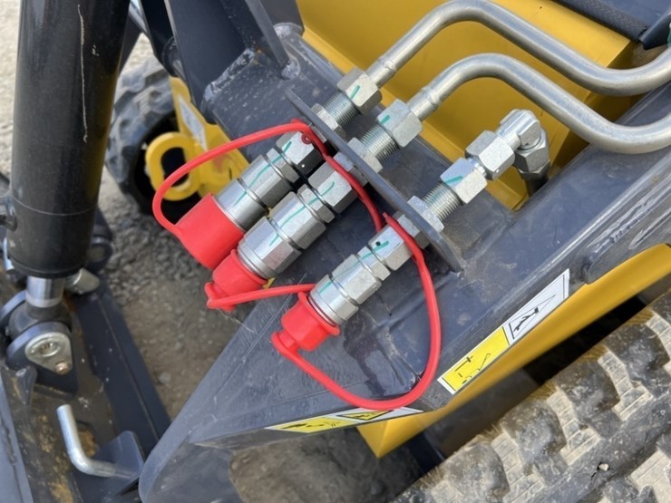 2026-land-hero-ldh-t460-mini-compact-track-loader-image-13