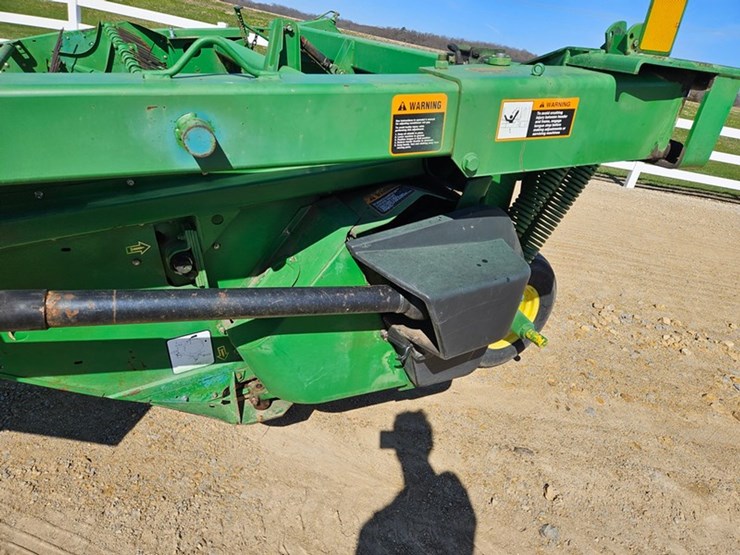 john-deere-820-image-30