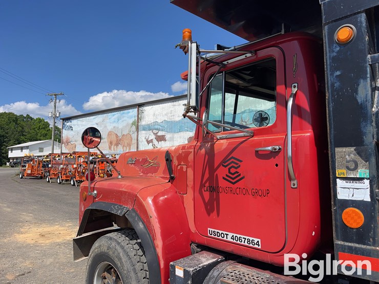 1992-mack-rb690s-image-9