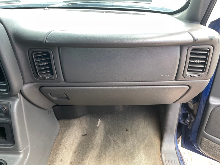 2004-chevrolet-silverado-3500-image-31