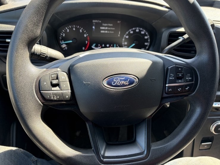 2020-ford-explorer-image-34