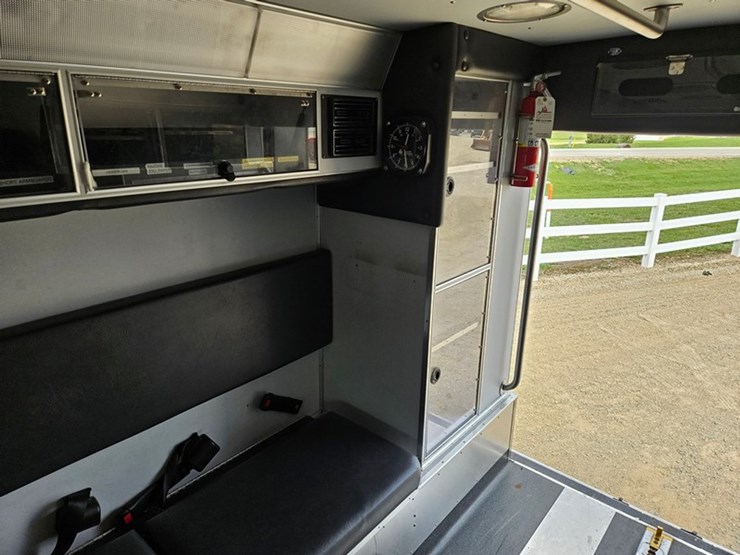 2016-ford-e450-image-43
