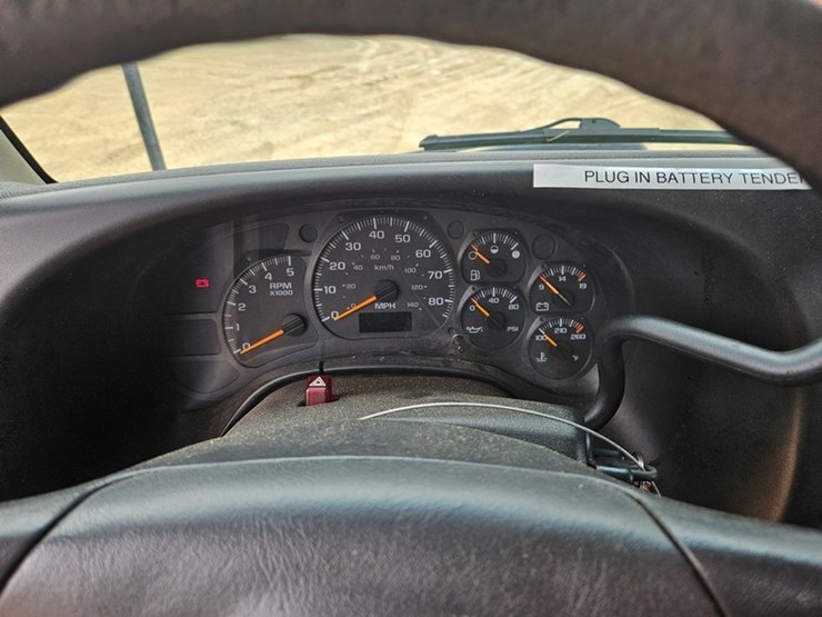 2003-gmc-5500-image-42