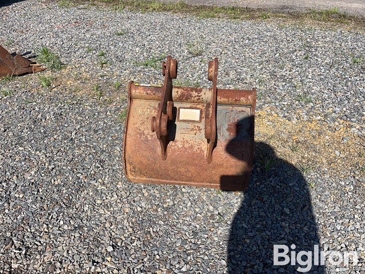 geith-23"-backhoe-bucket-image-6