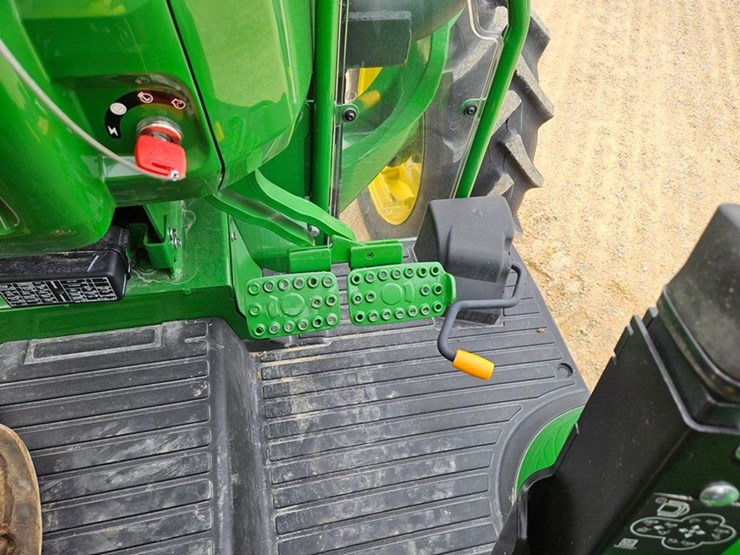 2024-john-deere-5067e-image-28