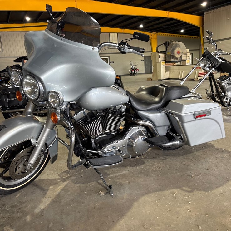 #98 • 2003 HARLEY-DAVIDSON ELECTRIC GLIDE