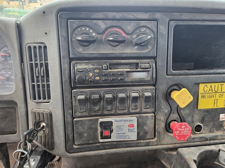 2005-international-durastar-4300-image-55