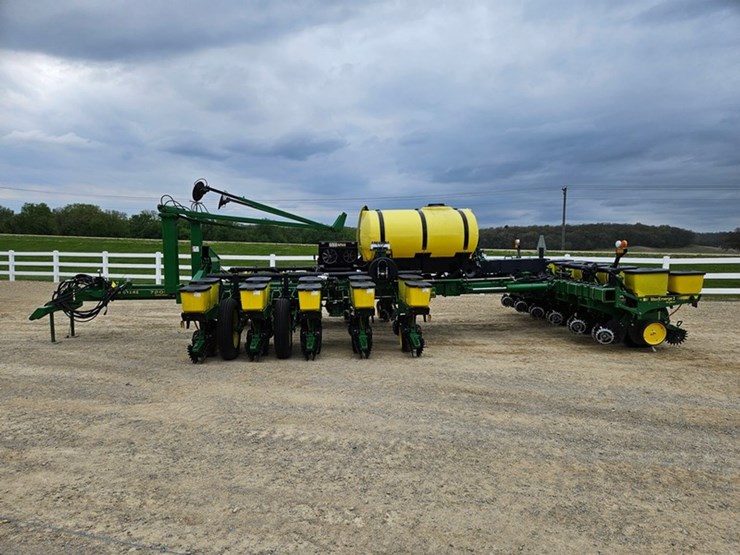 john-deere-7200-image-2
