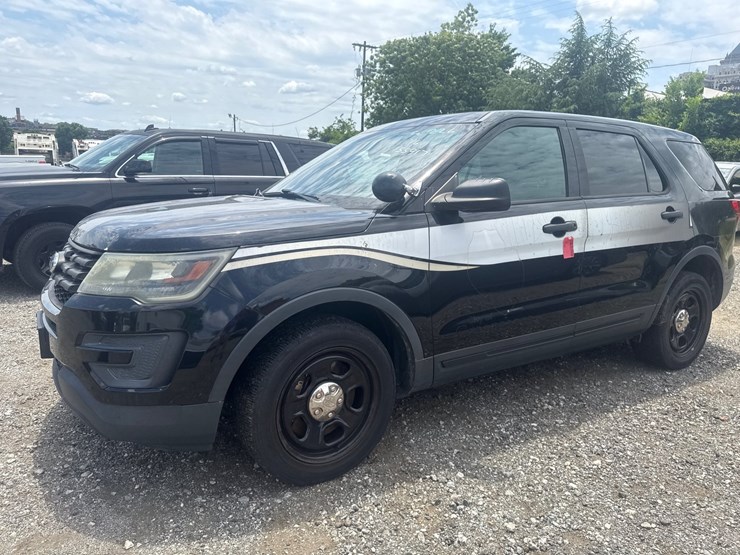 #47-•-2016-ford-interceptor-image-4