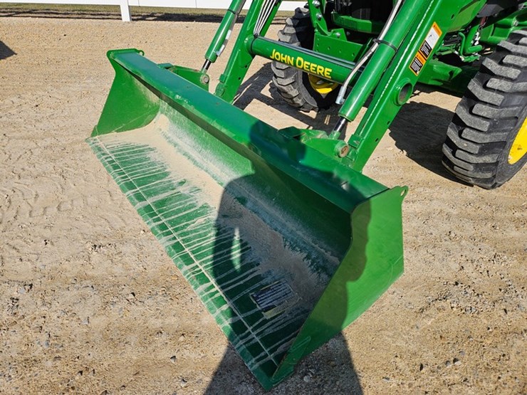 john-deere-4052m-image-9