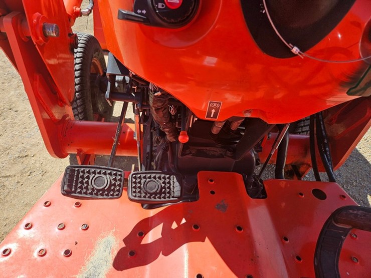 2021-kubota-l4701-image-26