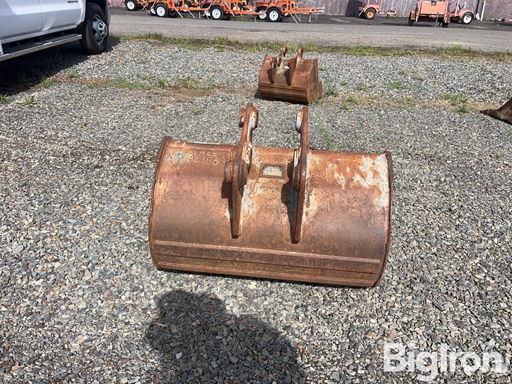 strickland-36"-backhoe-bucket-image-6