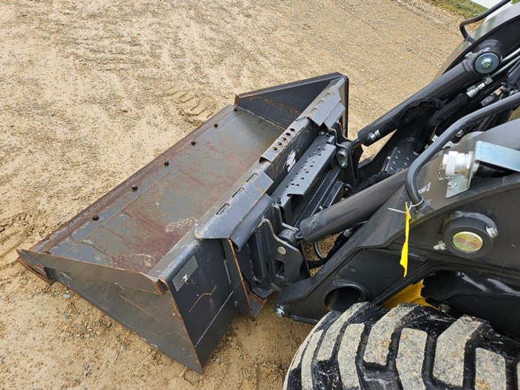 new-holland-l328-image-9