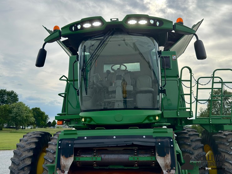 2017-john-deere-s670-image-11