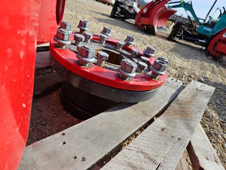 #5060-•-case/ih-dual-wheel-hubs-&-spacers-image-9