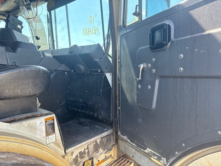 #7-•-2015-mack-heil-front-loader-image-61