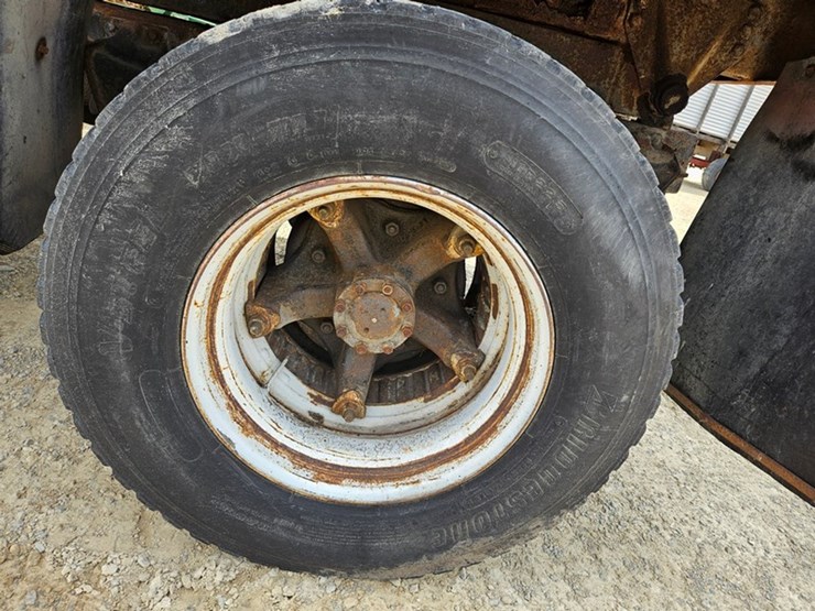 1975-ford-f750-image-71