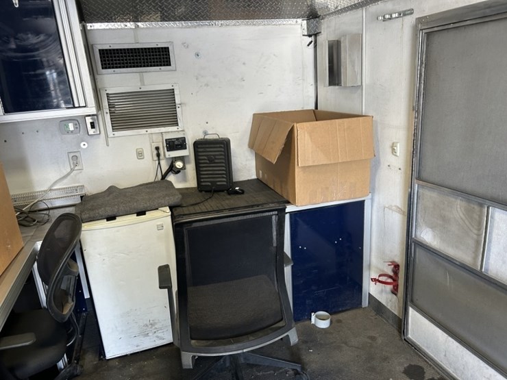 2013-aluma-18'-t/a-cargo-trailer-image-27