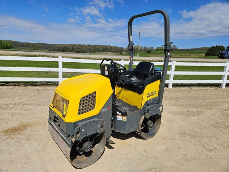 2021-wacker-neuson-rd12a-image-1