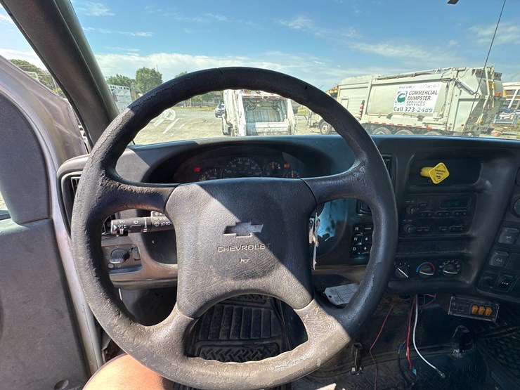 #11-•-2007-chevy-c8500-service-truck-image-46