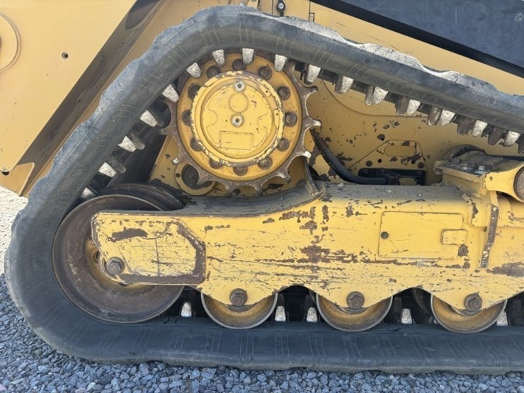 2019-caterpillar-259d3-image-14