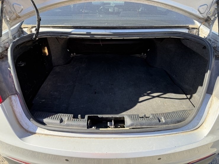 2017-ford-taurus-awd-sedan-image-19