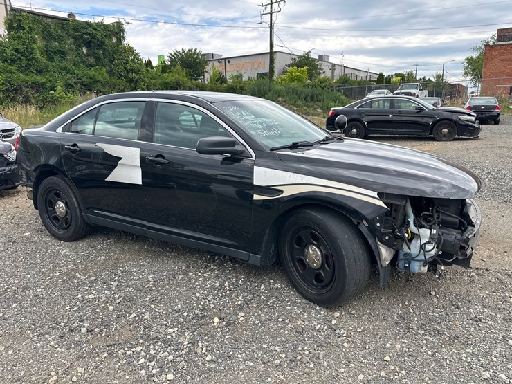 #33-•-2015-ford-interceptor-image-1