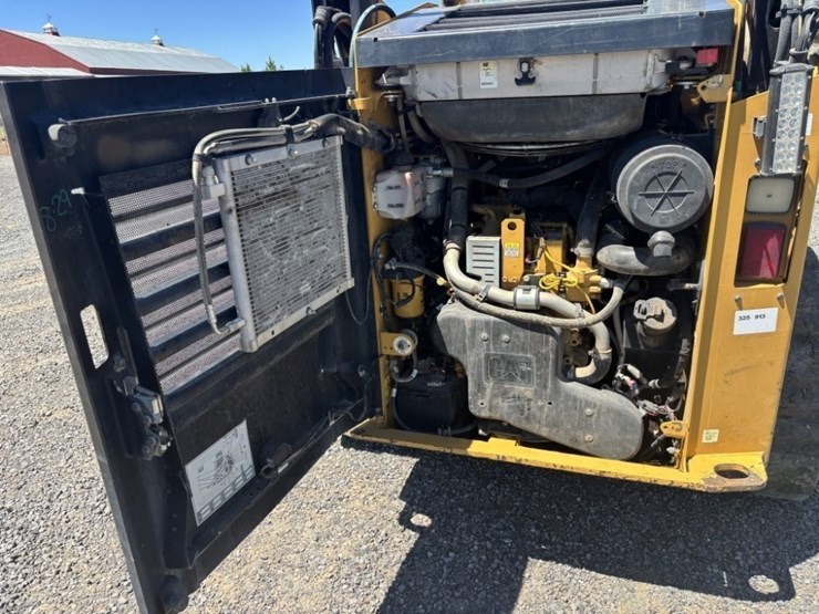 2019-caterpillar-259d3-image-18
