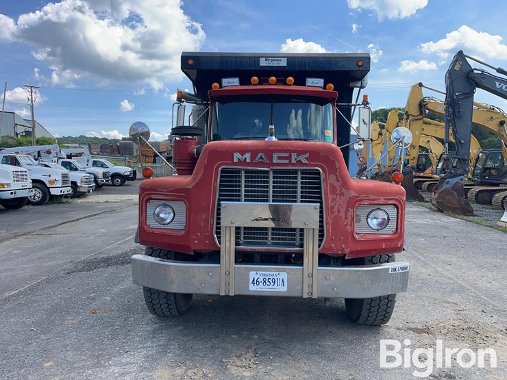 1992-mack-rb690s-image-2