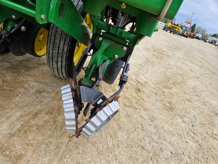 john-deere-7200-image-58