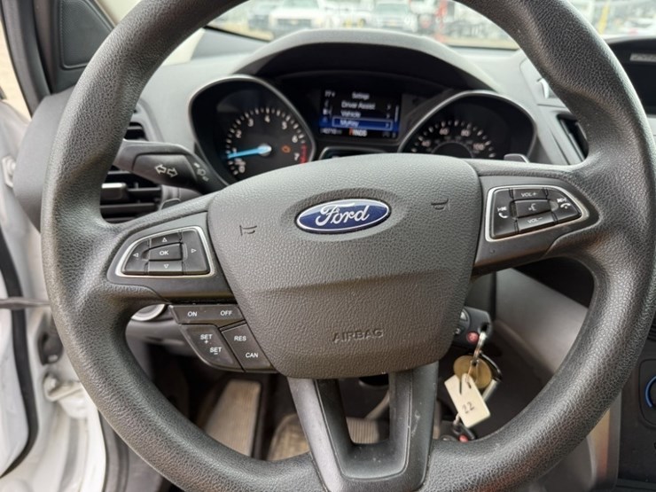 2017-ford-escape-se-image-27