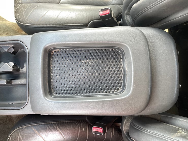 2004-chevrolet-silverado-3500-image-21