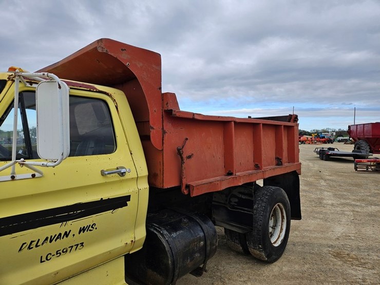 1975-ford-f750-image-9