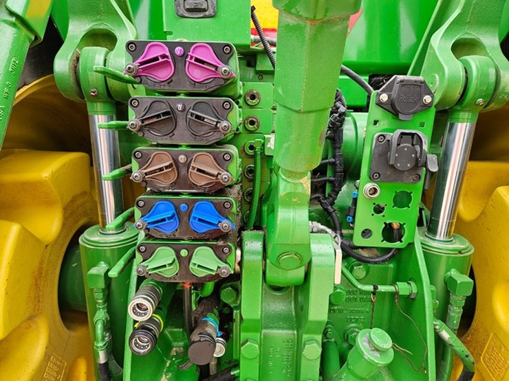 john-deere-8335r-image-18