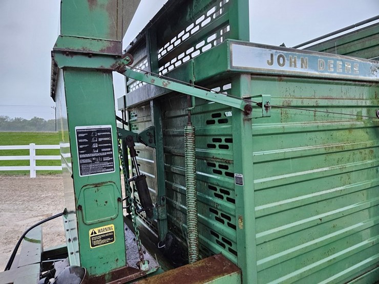 john-deere-100-image-12