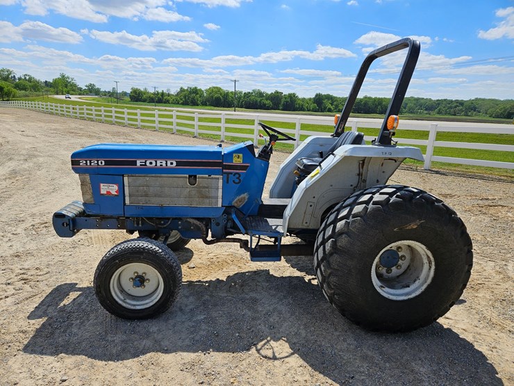 ford-2120-image-2