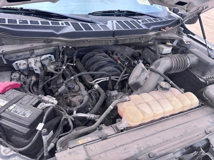 2021-ford-f150-xlt-image-14