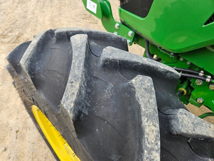 2024-john-deere-5067e-image-41