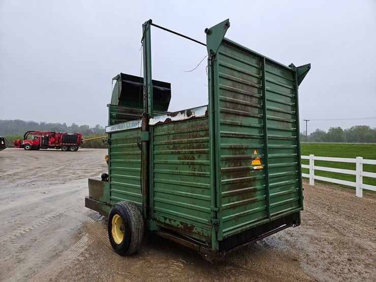 john-deere-100-image-3