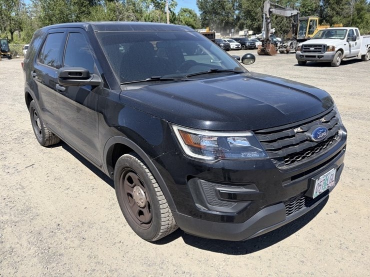 2018-ford-explorer-image-2