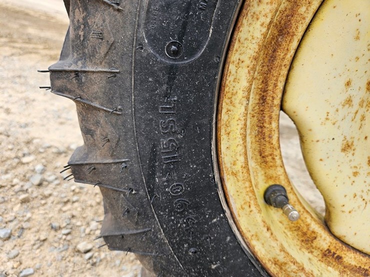 john-deere-660-image-22