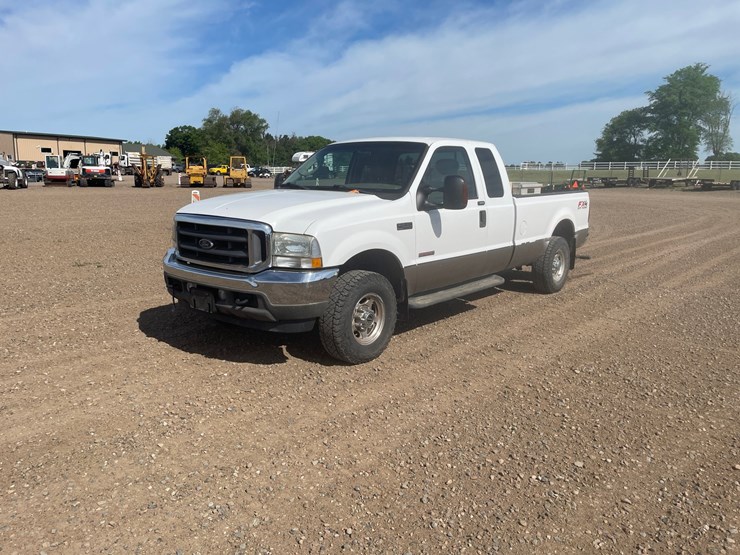 2004-ford-f250-lariat-image-1