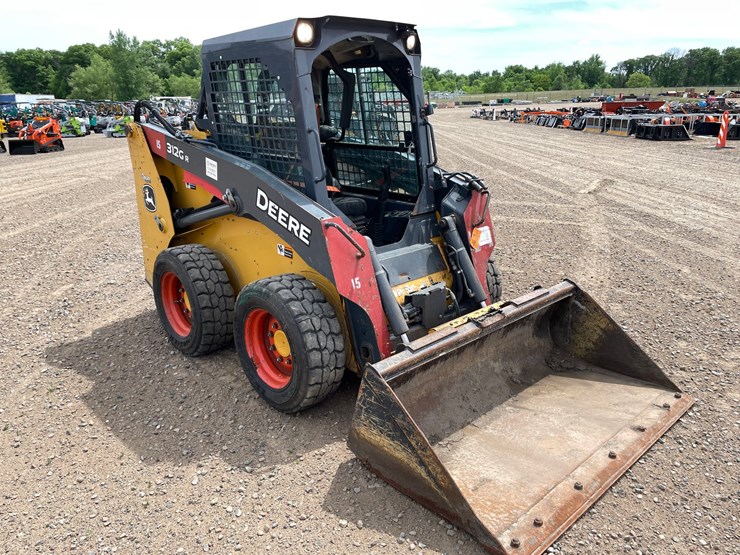 #1087-•-john-deere-319gr-skid-steer-image-4