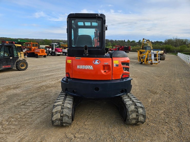 2020-kubota-u55-image-4