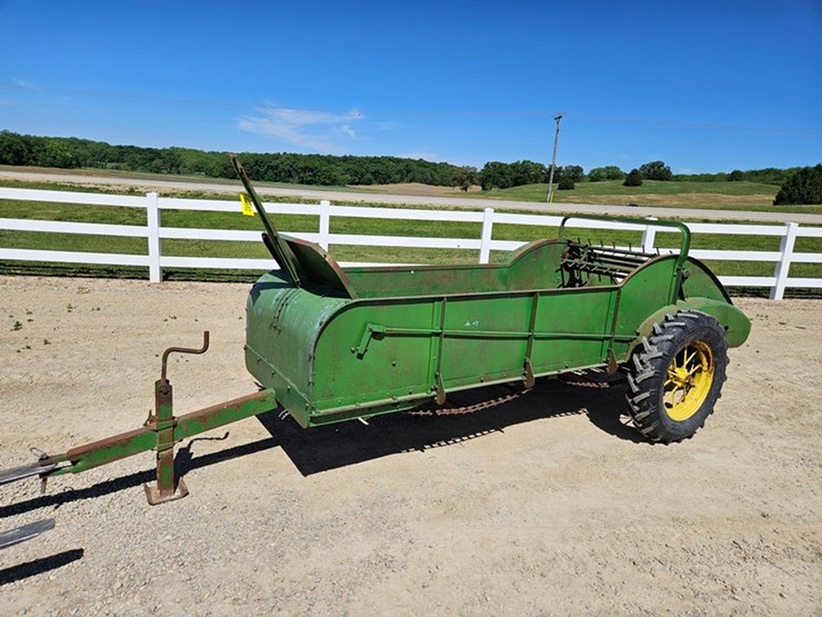 john-deere-7-image-1