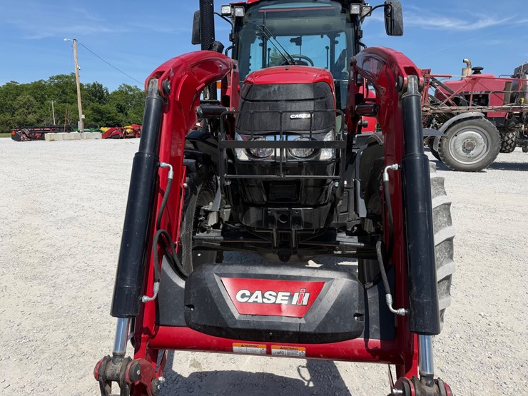 2022-case-ih-farmall-120a-image-2