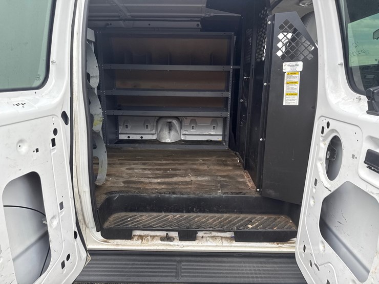 #24-•-2012-ford-van-image-33