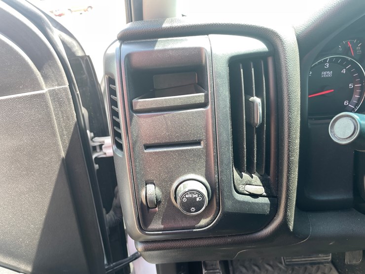 #1324-•-2017-gmc-sierra-pickup-truck-has-mn-title)-image-17