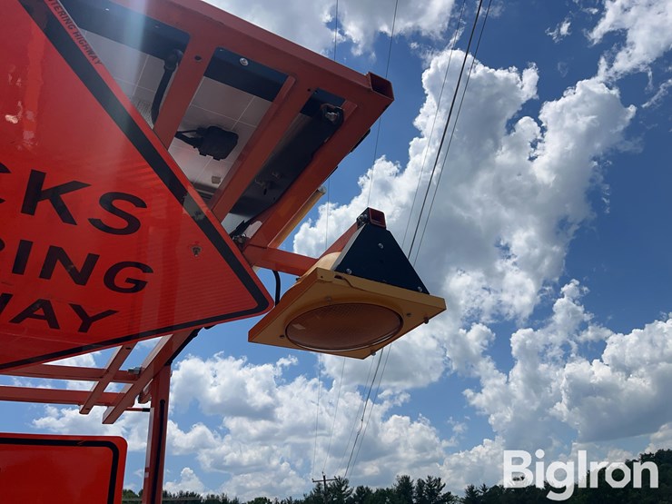 2023-wanco-traffic-control-trailered-caution-sign-image-15