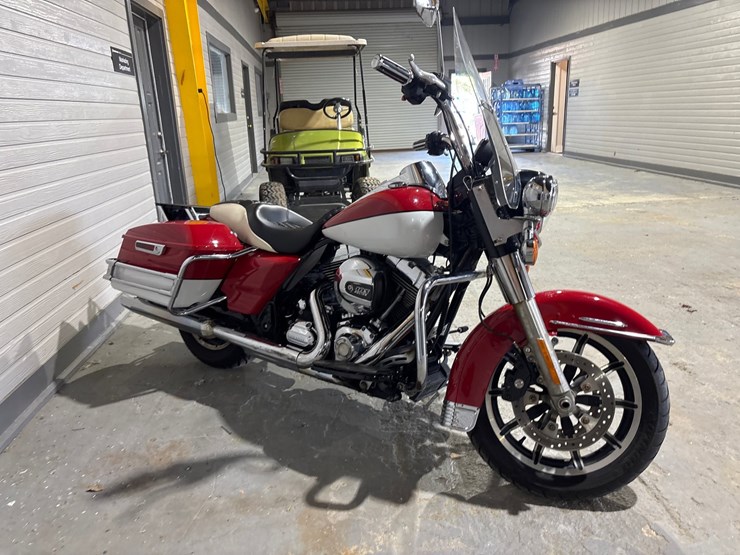 #97-•-2015-harley-davidson-flh-image-2